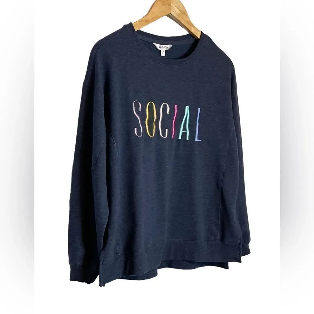 Wildfox Sweatshirt Crewneck Size Medium Social Long Sleeve Side Slits Soft - Picture 5 of 10